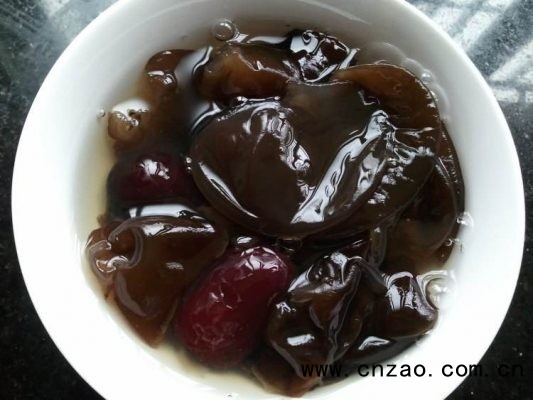 红枣黑木耳汤的功效